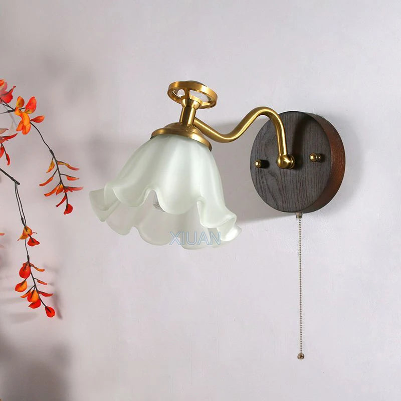 Wabi-sabi glass flower wall light with solid wood - vue 6 sur 21