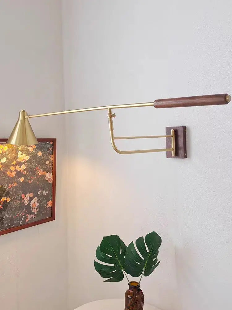 Telescopic brass and walnut wall light nordic style - vue 4 sur 7