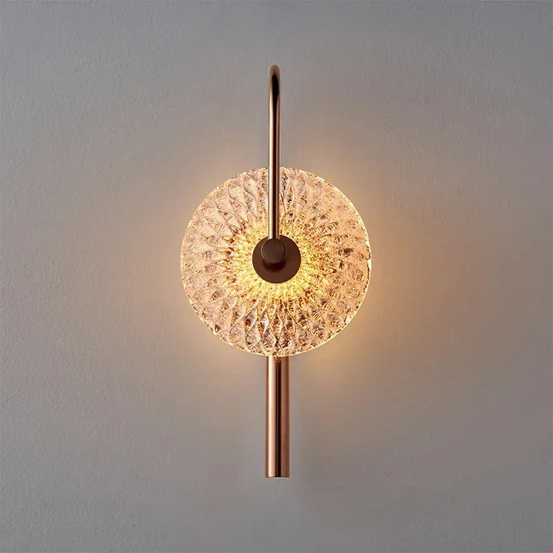 Modern minimalist wall light for an elegant and refined interior