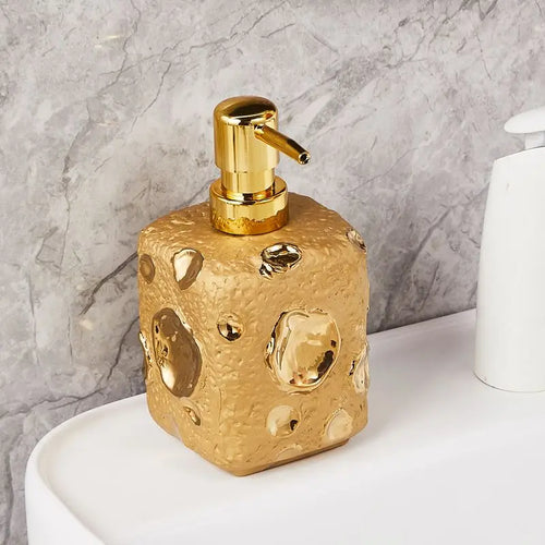 golden ceramic bottle with moon decor for lotion - vue 10 sur 11