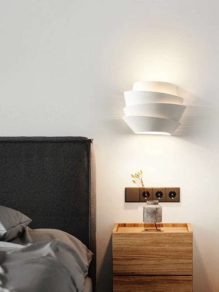 White metal LED pinecone wall light - vue 5 sur 7