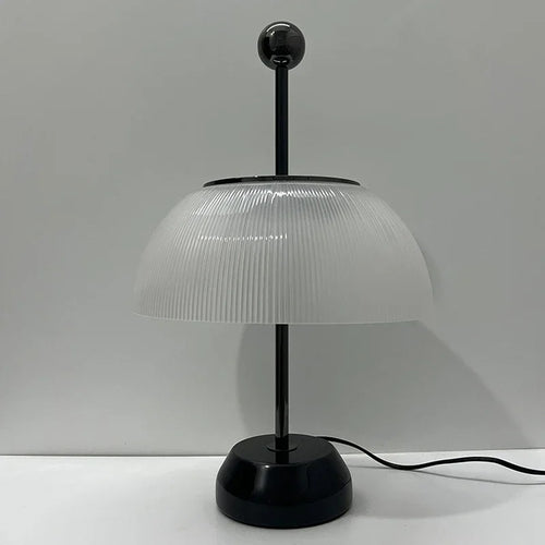 Elegant Italian retro desk lamp for modern interiors - vue 3 sur 8