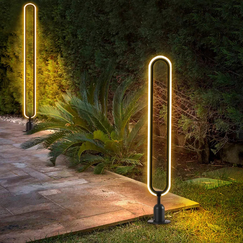 Minimalist round outdoor LED garden and pathway lamp - vue 3 sur 12