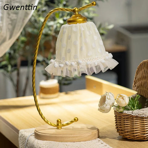 Modern princess table lamp for girl's bedroom decor - vue 4 sur 6