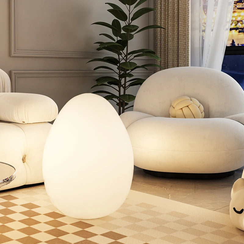 Vintage inspired egg-shaped decorative table lamp