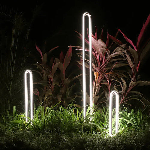 Minimalist round outdoor LED garden and pathway lamp - vue 2 sur 12