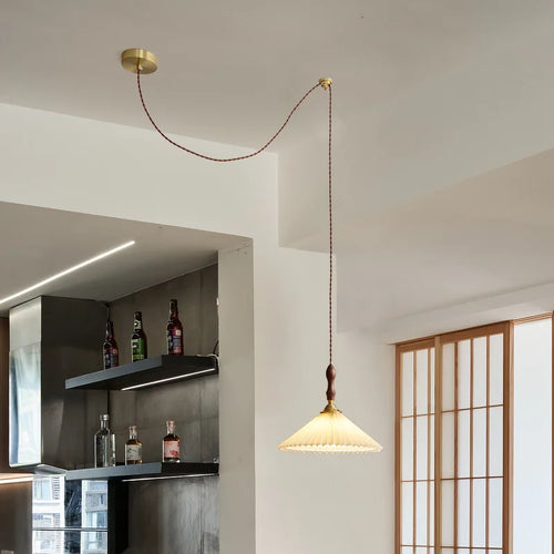 Japanese vintage chandelier with pleated walnut lampshade - vue 2 sur 12