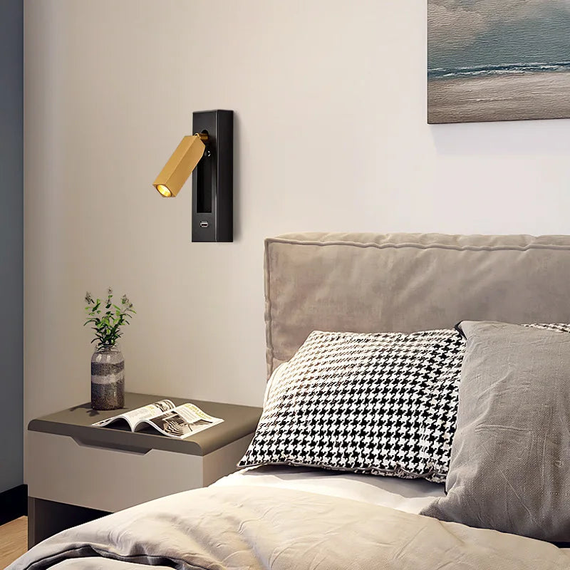 Modern wall light with USB charger and rotating LED spotlight - vue 4 sur 23