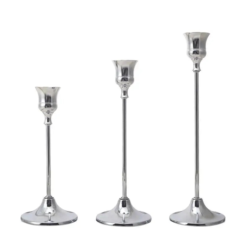Brass gold candlestick set for festive decorations - vue 19 sur 26