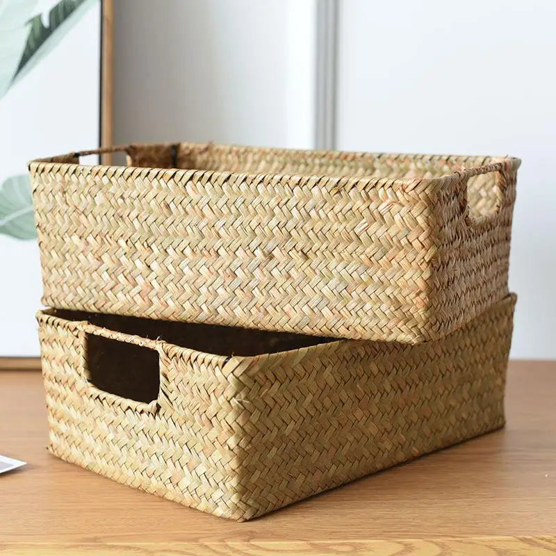 Braided straw storage basket for organisation