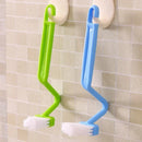 Curved toilet brush practical portable cleaning tool