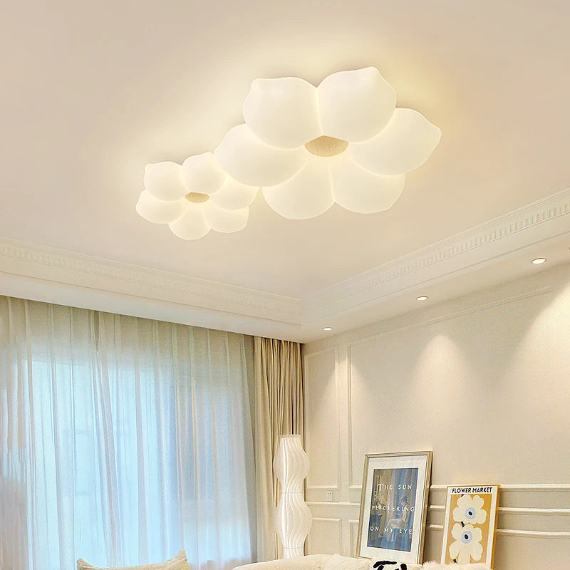 Full spectrum living room lamp with eye protection
