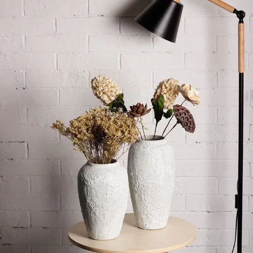 retro ceramic vase for flowers and decoration - vue 3 sur 9