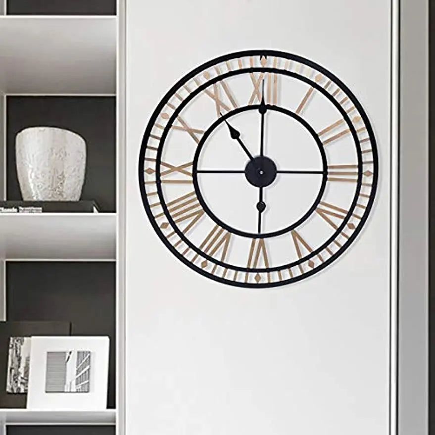 vintage wall clock Roman numerals in metal elegant and refined design - vue 5 sur 6