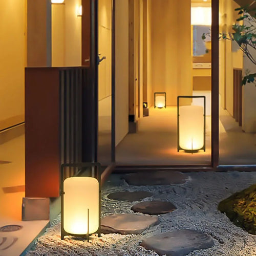 Modern acrylic solar floor lamp for indoor and outdoor use - vue 3 sur 9