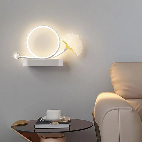 Modern LED wall light for elegant interior decor - vue 4 sur 21
