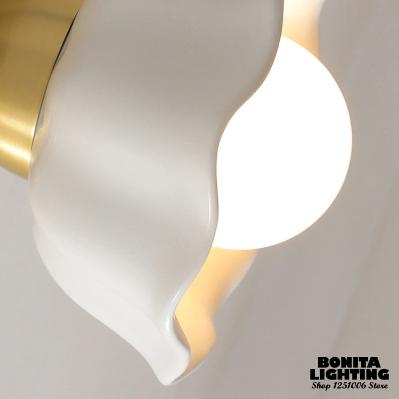 Nordic ceramic wall light with flowers and pull cord switch