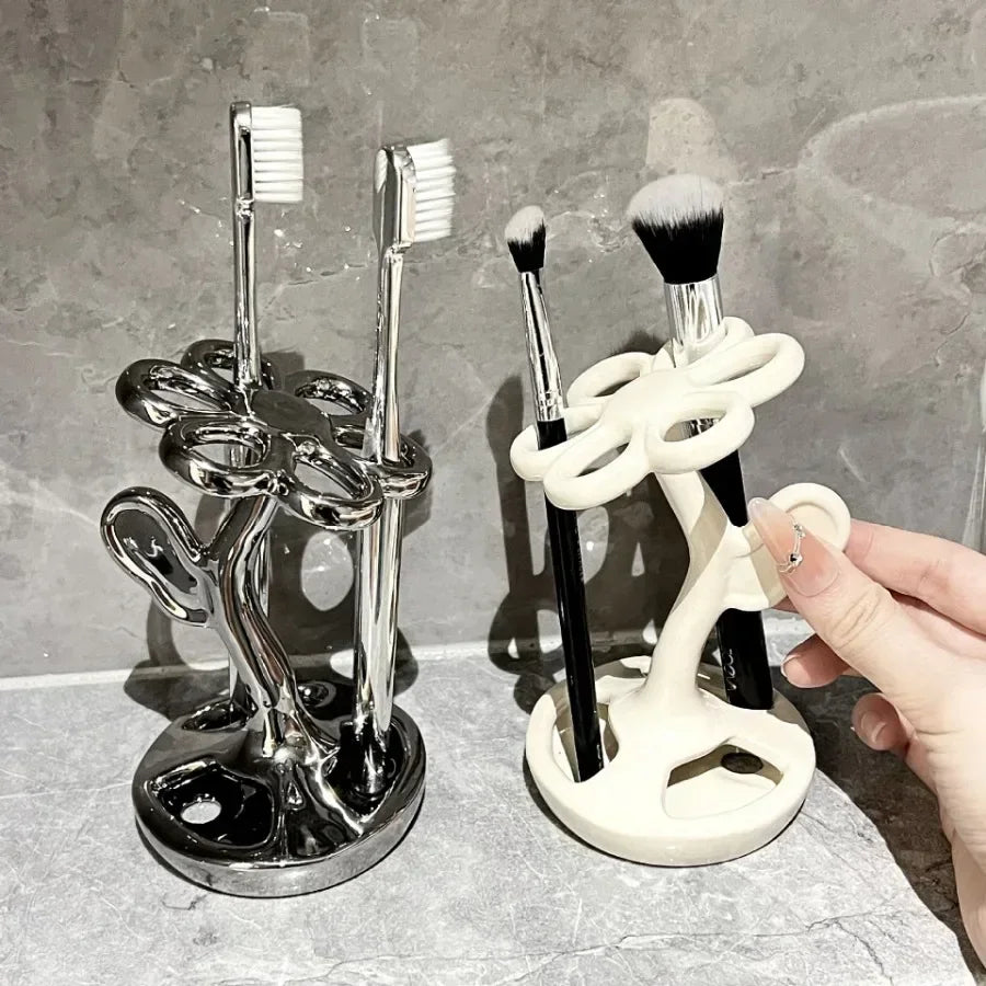 stylish storage holder for brushes and makeup - vue 5 sur 9