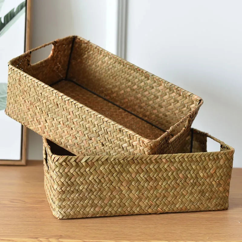 large woven seagrass basket for storage and decoration - vue 3 sur 10
