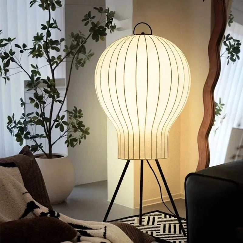 Japanese silk floor lamp wabi sabi for creative interior decoration - vue 4 sur 8