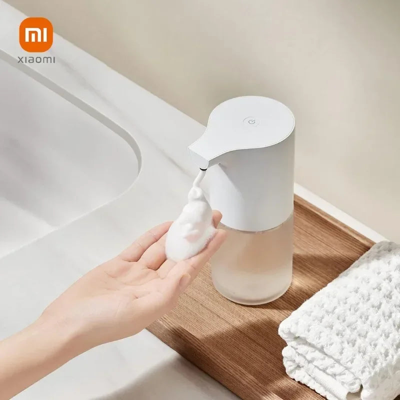automatic refillable foam dispenser for kitchen and bathroom