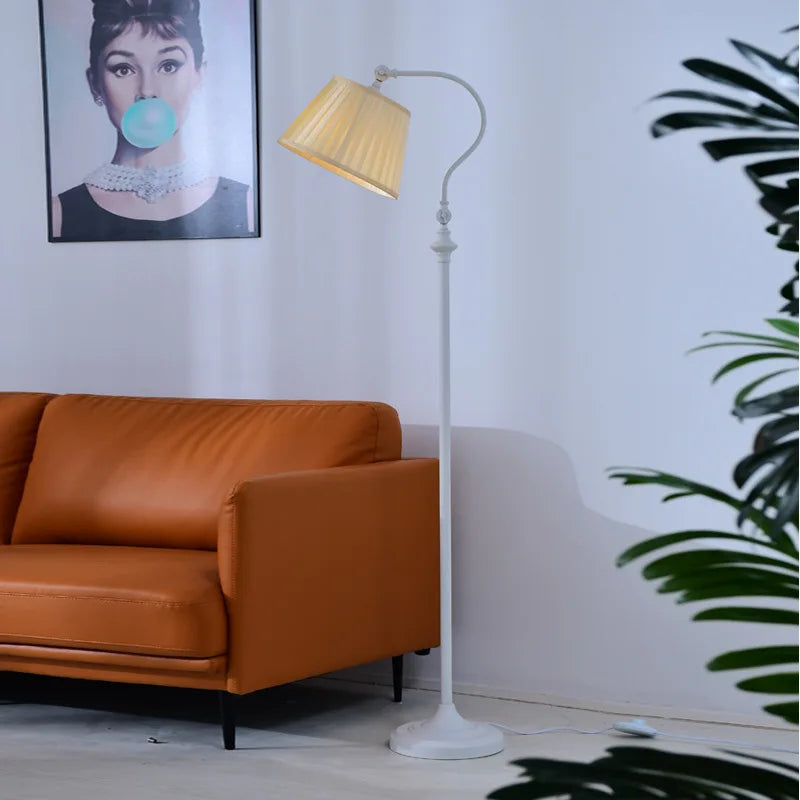 Creative retro iron floor lamp industrial style for modern interiors - vue 3 sur 9