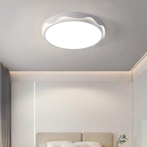Modern minimalist ceiling light with integrated decorative tube design - vue 3 sur 9