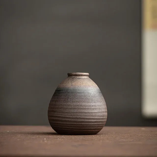 antique handmade ceramic vases modern minimalist style - vue 10 sur 10