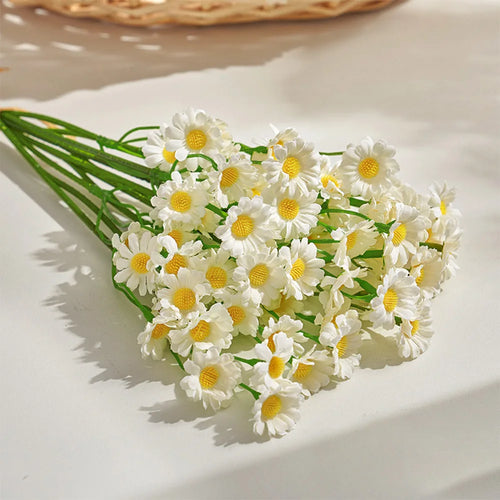 60 artificial daisy heads for versatile decorations