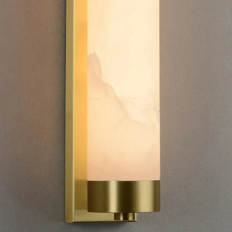 Cylindrical natural marble and gold brass wall light for hotels - vue 5 sur 6