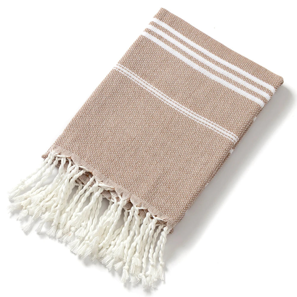 Absorbent Turkish beach towel with stripes and fringes, cotton