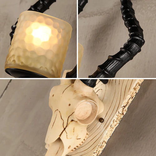 Sheep horn wall light for industrial decor - vue 5 sur 6