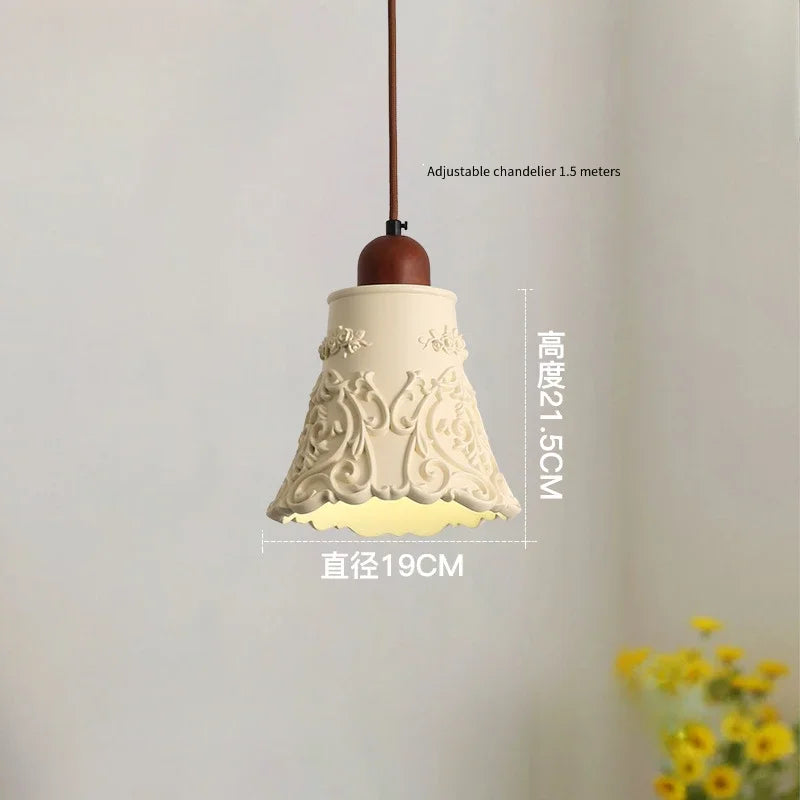 Decorative antique-style engraved resin retro chandelier - vue 11 sur 14