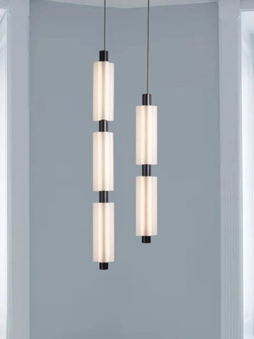 Designer acrylic pendant light for modern and elegant lighting - vue 5 sur 12
