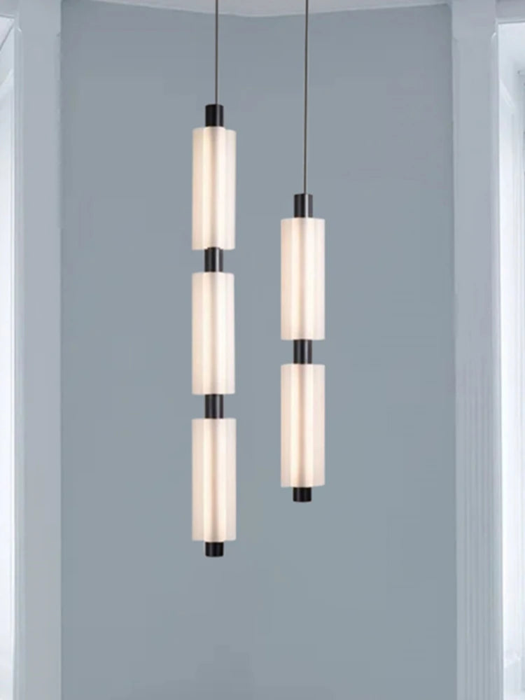 Designer acrylic pendant light for modern and elegant lighting - vue 5 sur 12