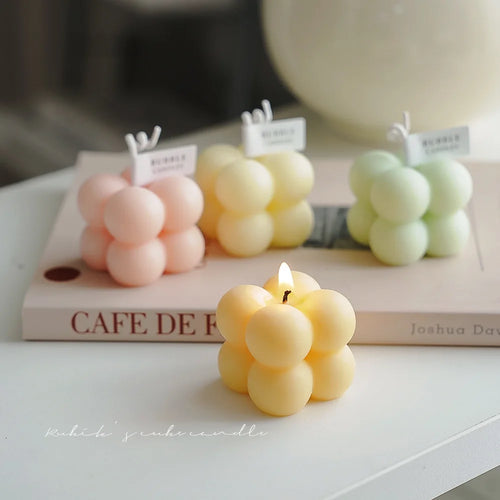 small handmade scented soy wax cube candle - vue 2 sur 17