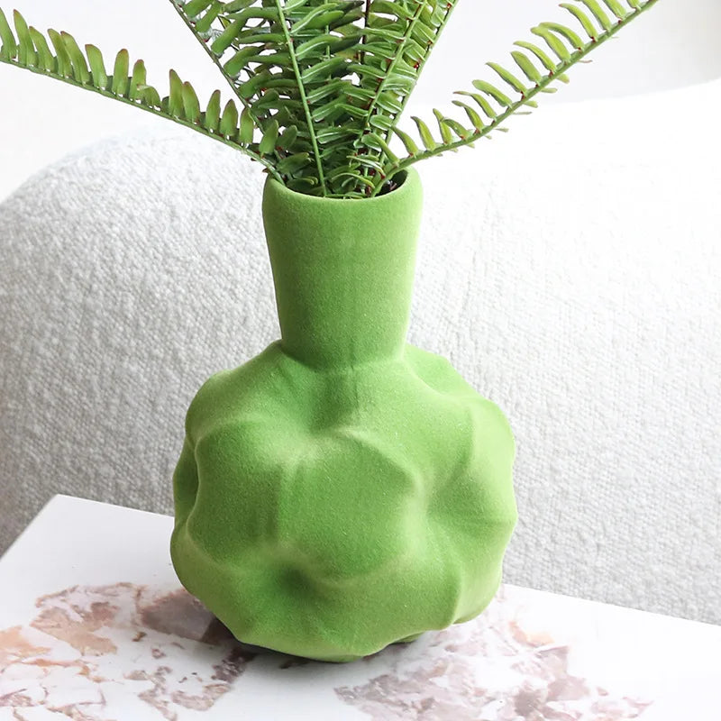 abstract flocking resin vase for craft decoration - vue 3 sur 6