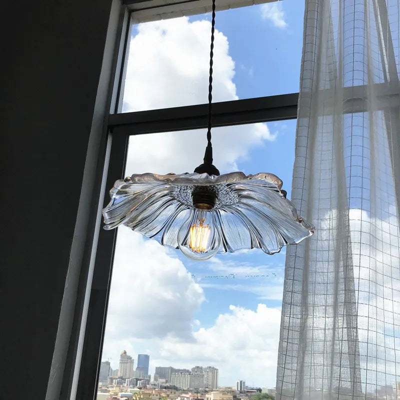 Modern Nordic brass and glass chandelier with elegant design for restaurants - vue 4 sur 9
