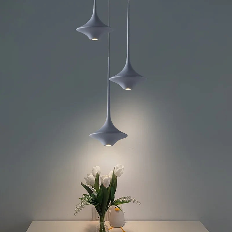 Modern design pendant light for restaurants and contemporary spaces - vue 5 sur 9