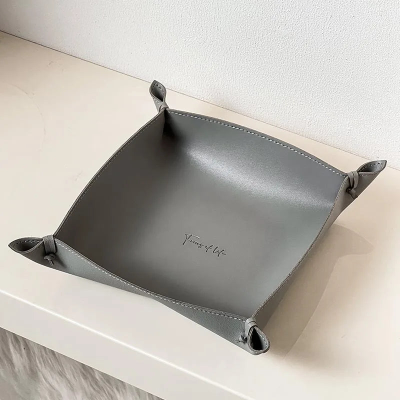 Leather storage tray for dice, jewellery and keys