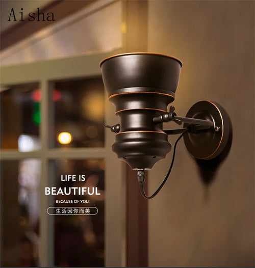 Retro industrial style wall light for creative interiors - vue 2 sur 7