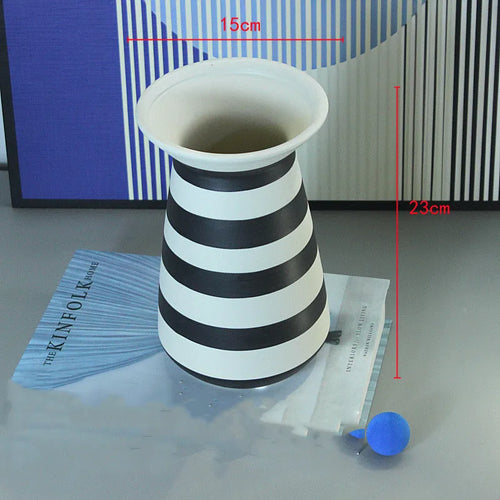 geometric striped ceramic vase for home decor - vue 8 sur 8