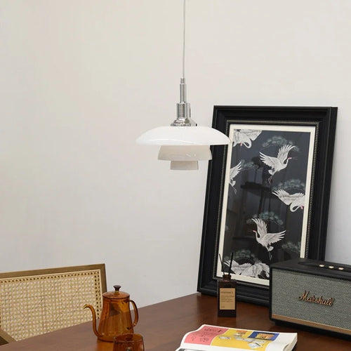 Danish designer glass pendant light for modern interiors - vue 3 sur 9