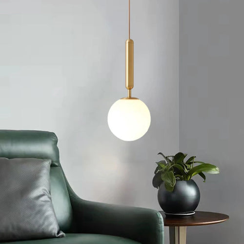 Modern glass pendant light with adjustable gold metal bulb - vue 3 sur 10