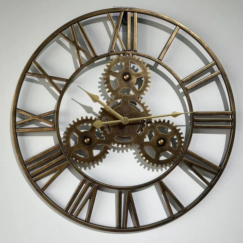 retro metal wall clock with large decorative gear - vue 2 sur 6