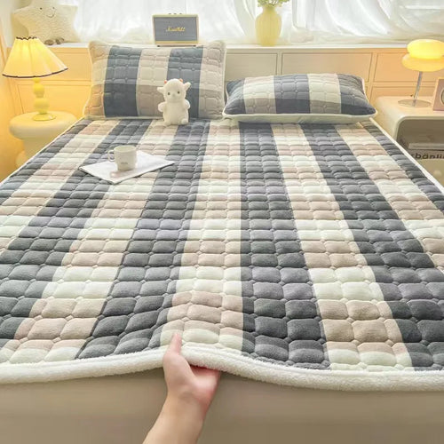 thick warm velvet mattress topper for optimal comfort - vue 12 sur 15