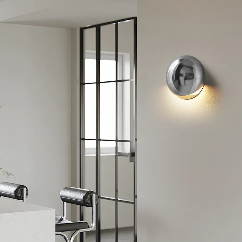 Modern iron and acrylic wall light with elegant design for interiors - vue 3 sur 8