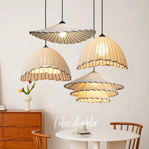 Chinese fabric chandelier with straw hat and LED light - vue 3 sur 14