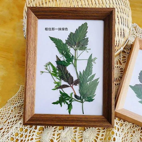 Handmade wooden photo frame with decorative leaf - vue 4 sur 6