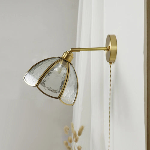 Elegant brass and glass wall light modern design with switch - vue 5 sur 8